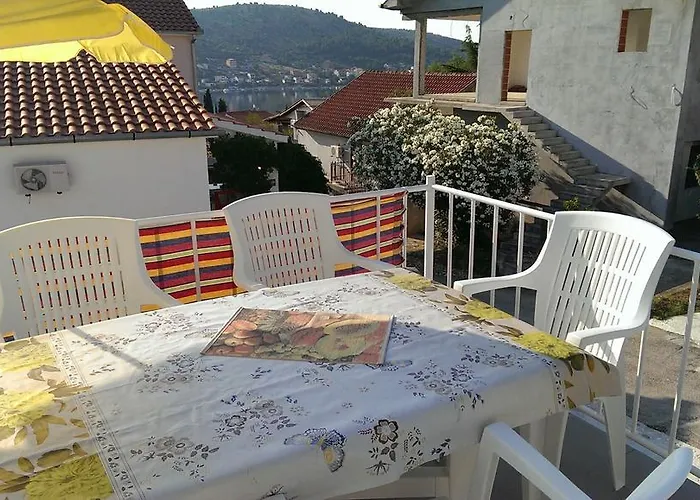 Apartments Rogoznica Daire *