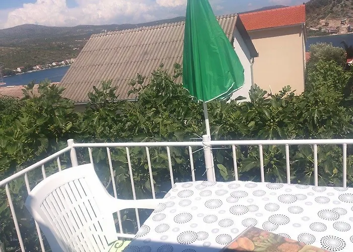 Apartments Rogoznica Daire