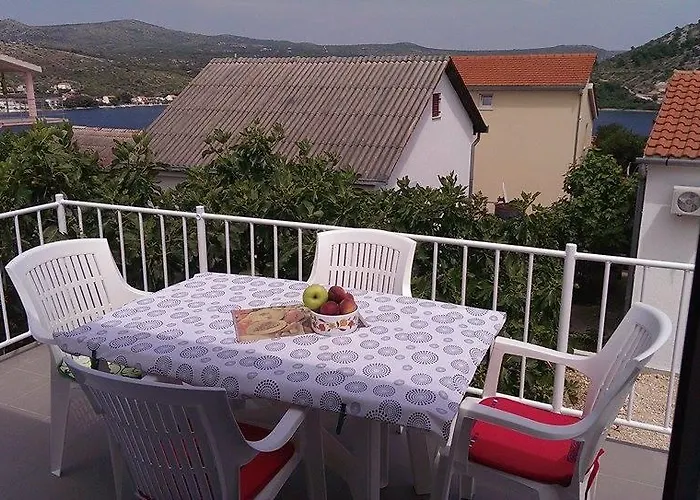 Apartments Rogoznica Daire *